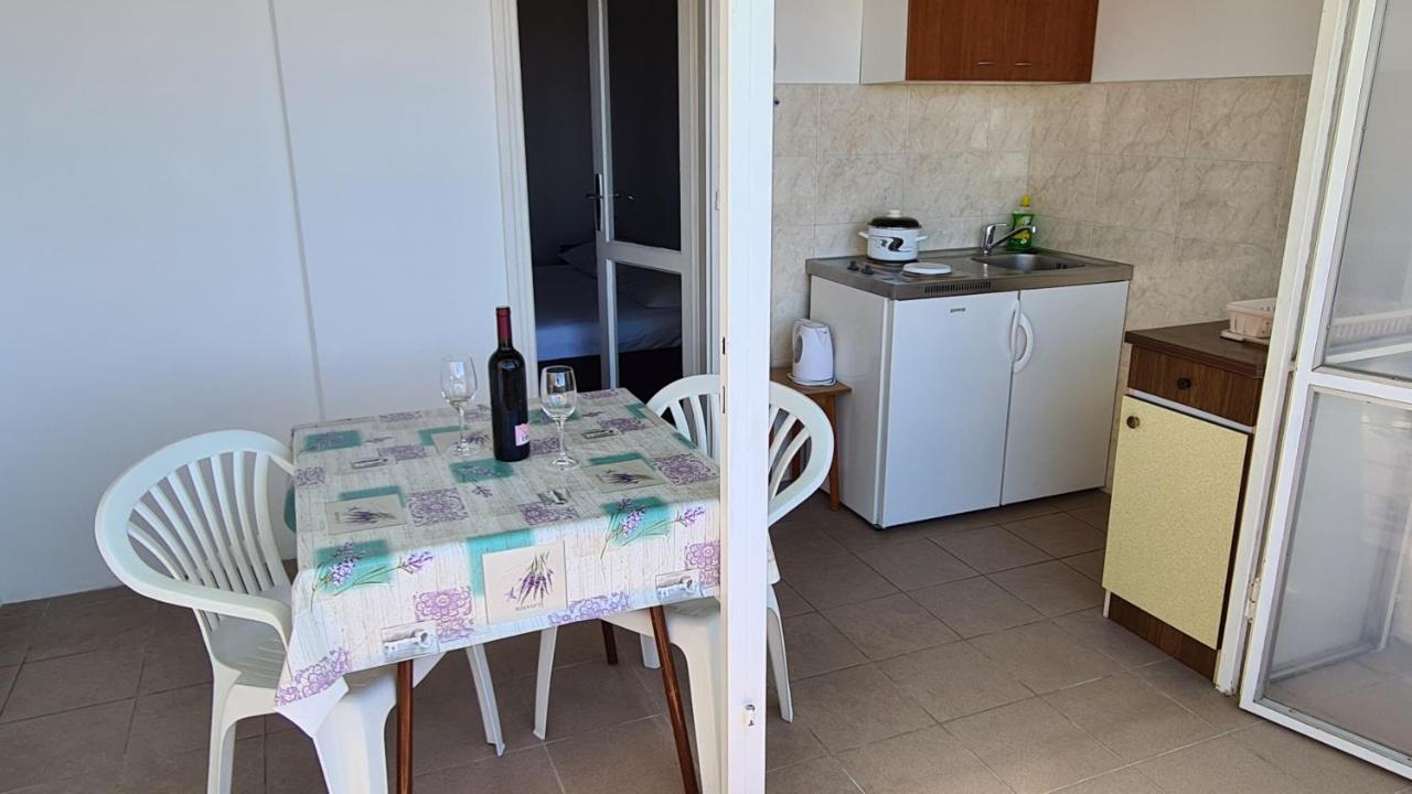מליני Apartments Kust מראה חיצוני תמונה