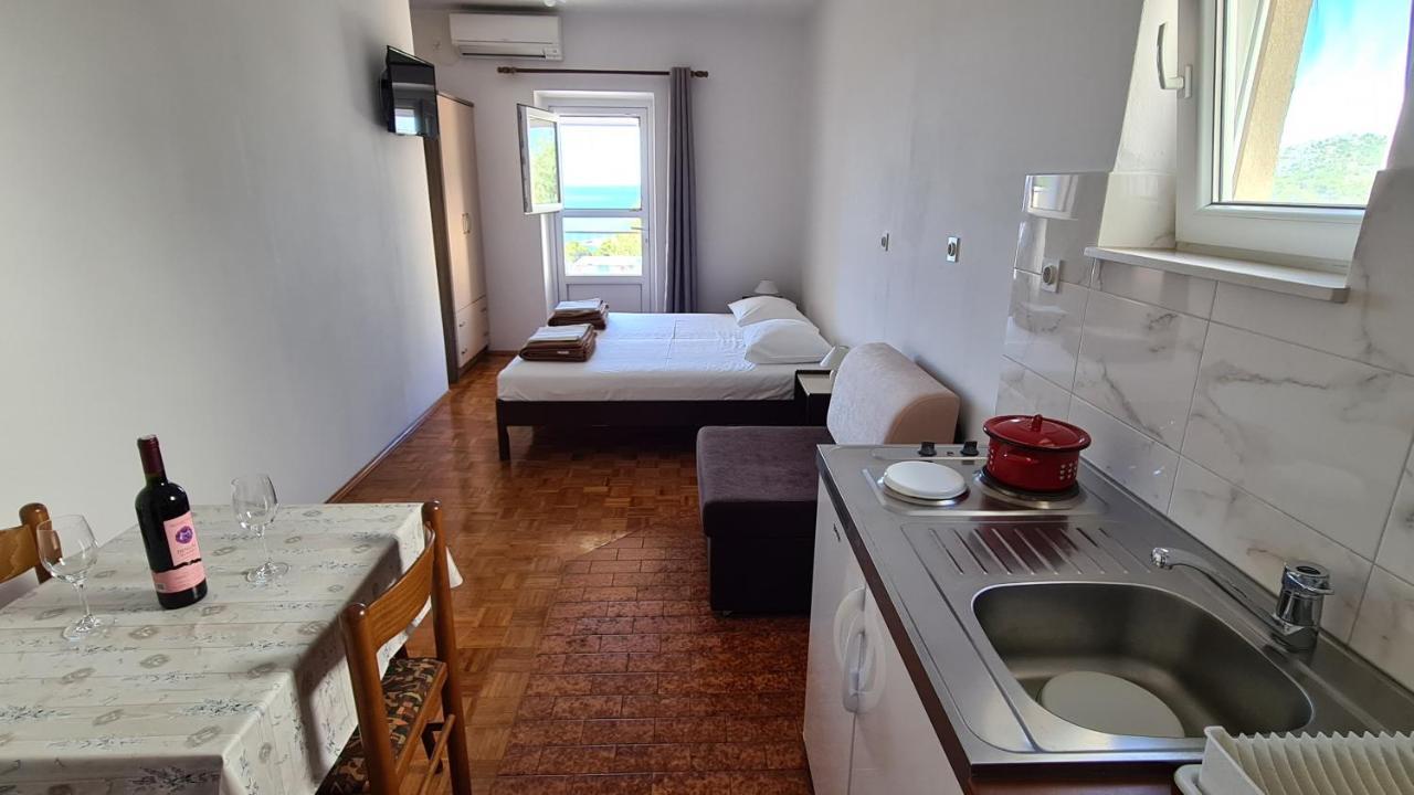 מליני Apartments Kust מראה חיצוני תמונה