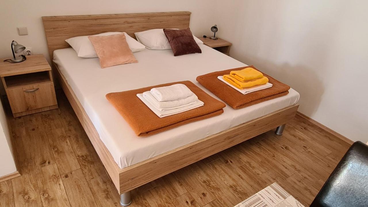 מליני Apartments Kust מראה חיצוני תמונה