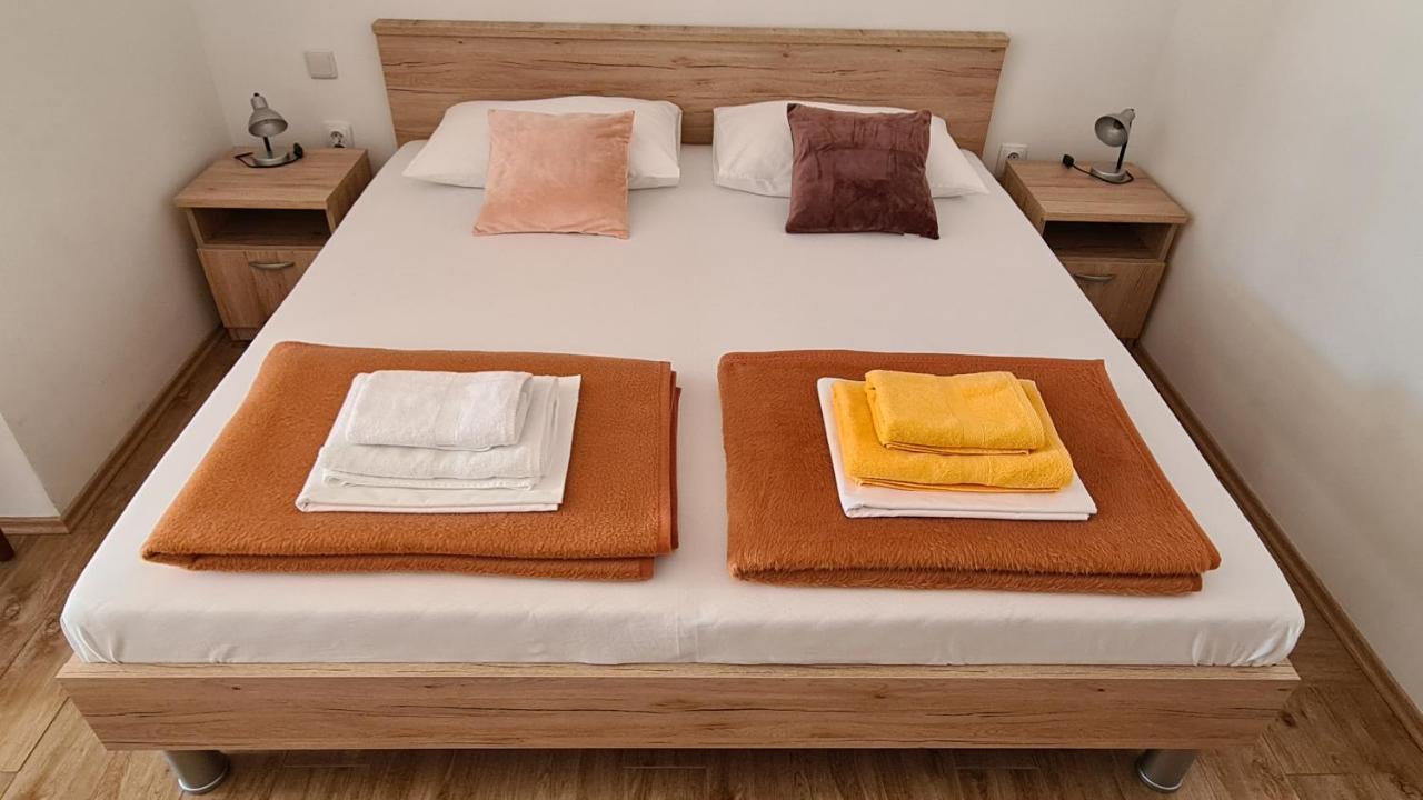 מליני Apartments Kust מראה חיצוני תמונה