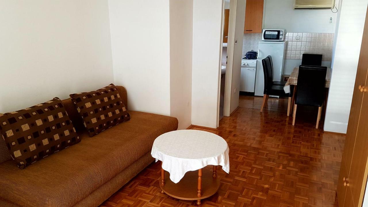 מליני Apartments Kust מראה חיצוני תמונה
