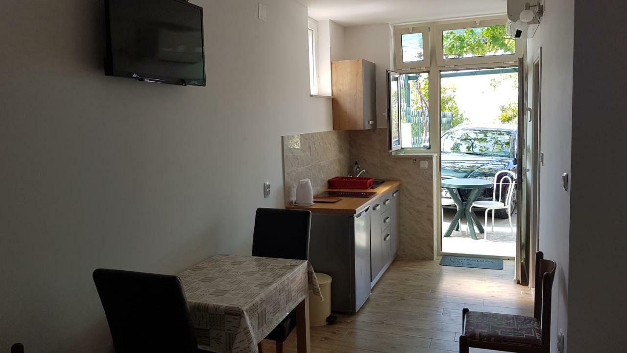 מליני Apartments Kust מראה חיצוני תמונה