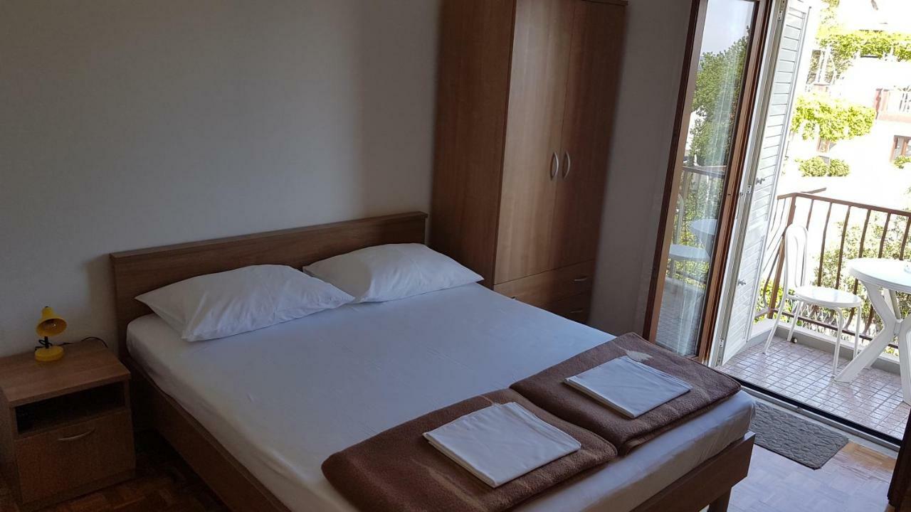 מליני Apartments Kust מראה חיצוני תמונה